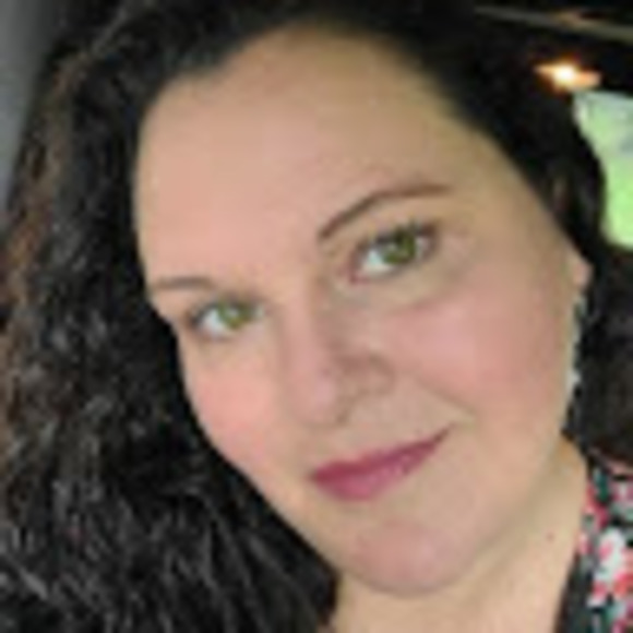 Meet your Posher, Tracie - Picture 1 of 1